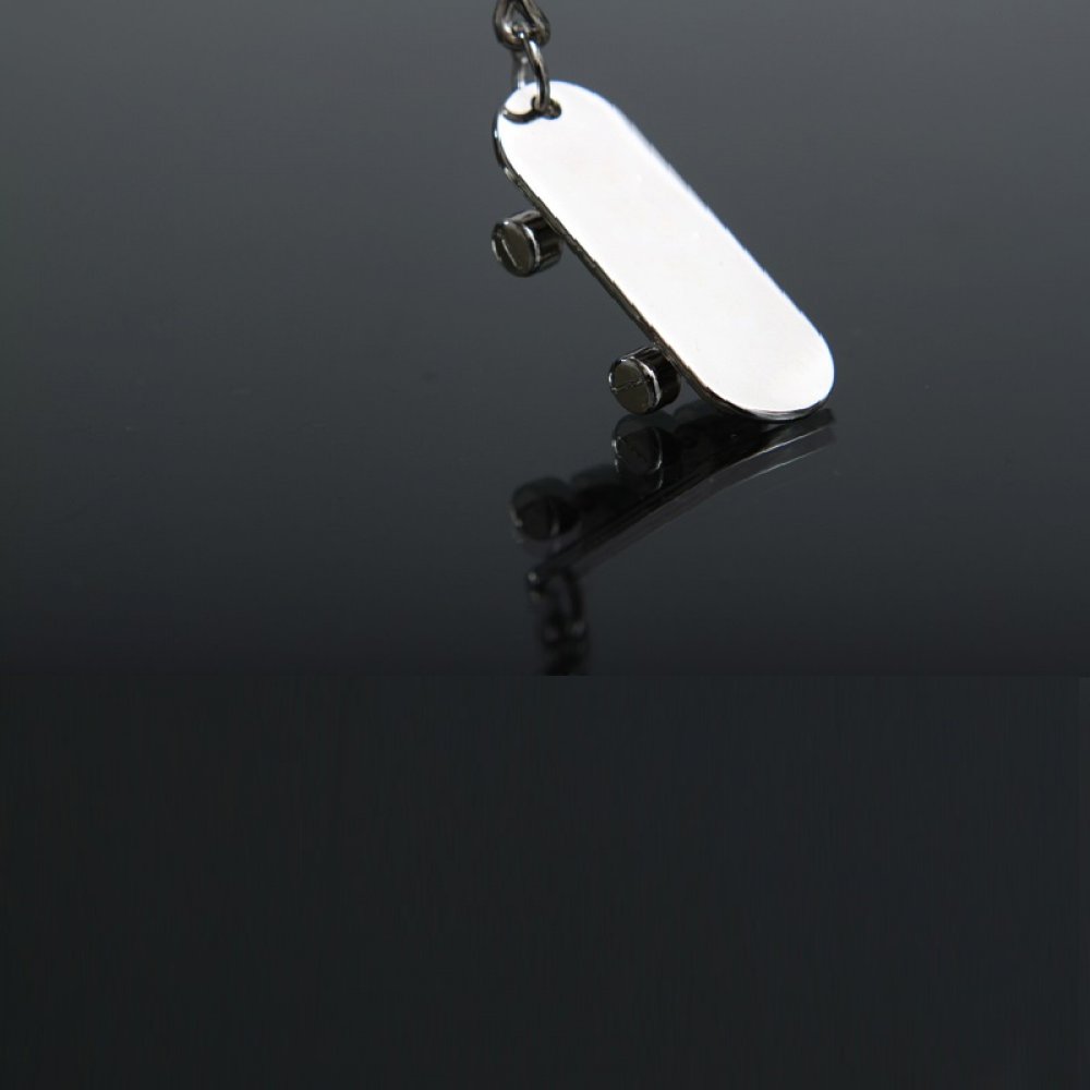 Стоманен скейтборд ключодържател